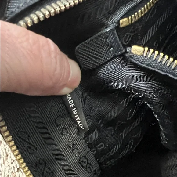 3284 Prada Black Saffiano Leather Tote - Picture 13 of 13